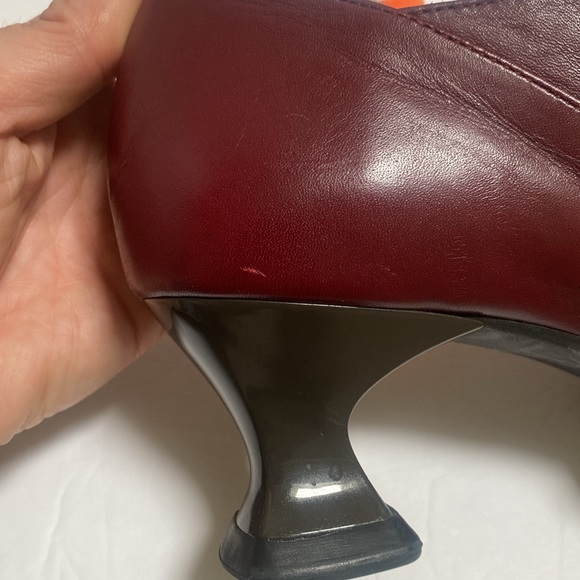 John Fluevog | Wearever Gracias side buckle shoe with cutout - Picture 9 of 17